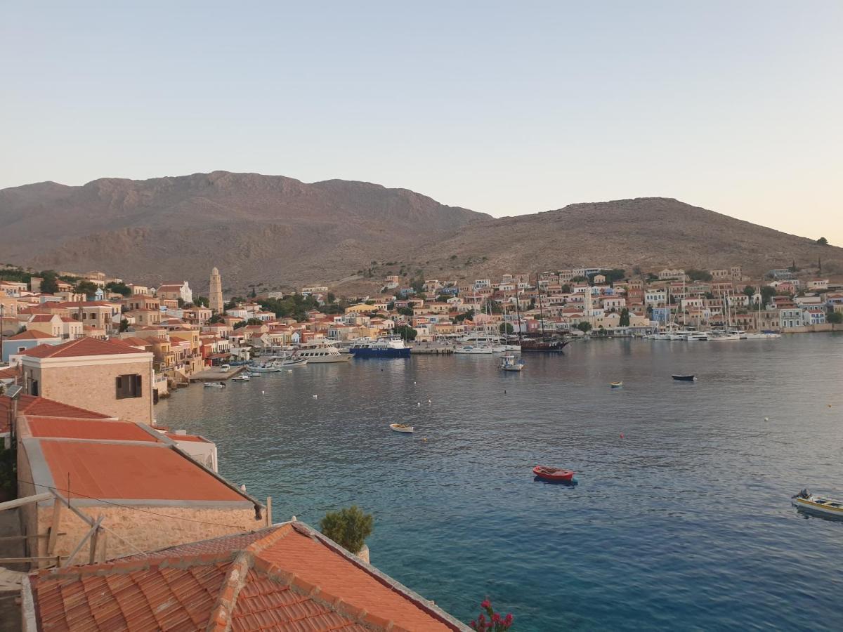 Porphyra Studio Chalki Town Extérieur photo