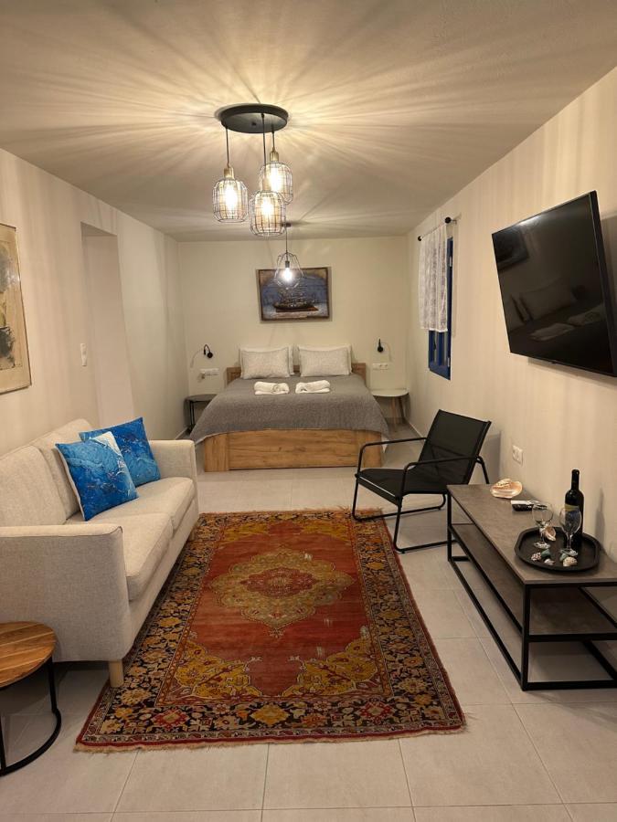 Porphyra Studio Chalki Town Extérieur photo
